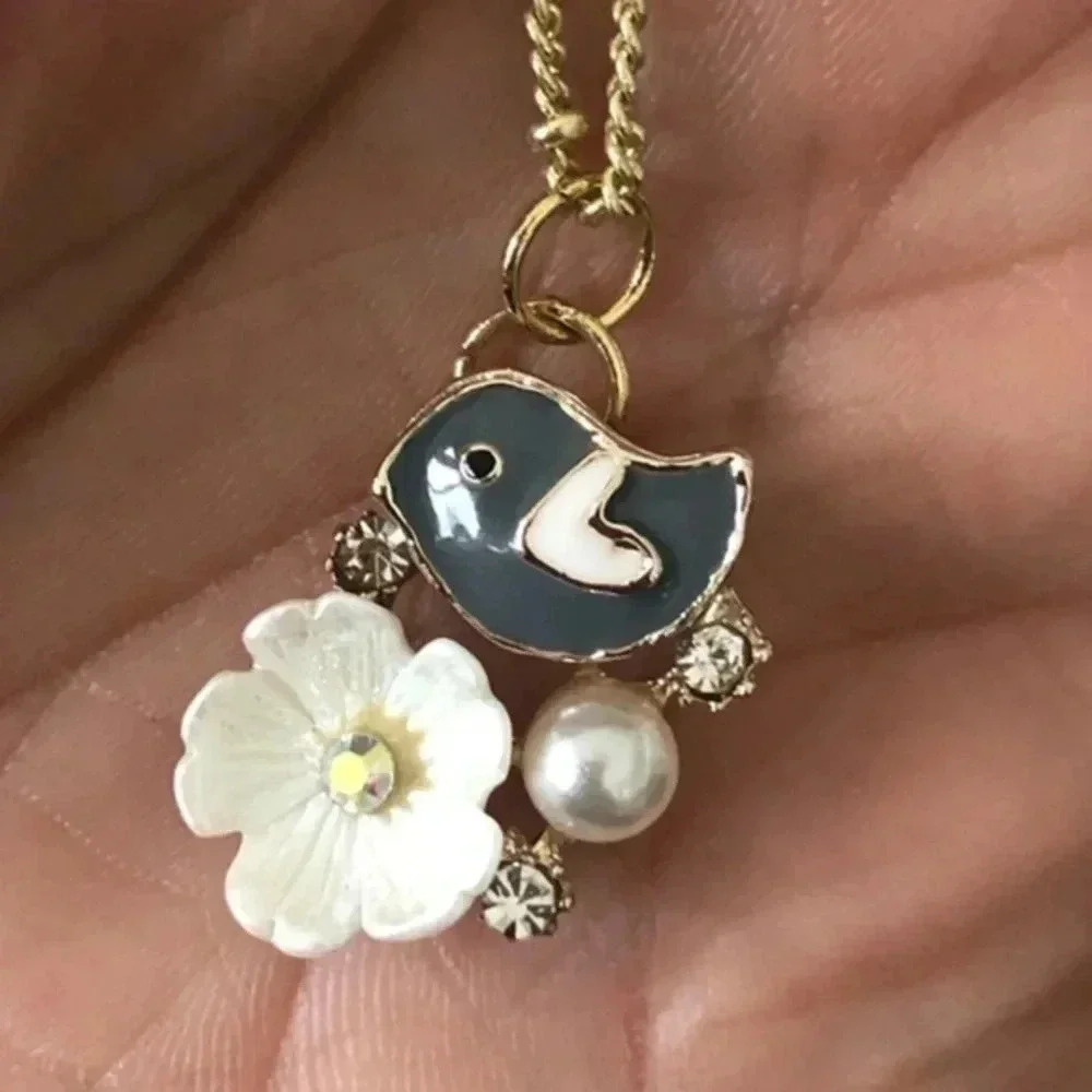 Pretty Spring Floral Flower Bird Antique Style Pendant Necklace Gold 2 NWT
